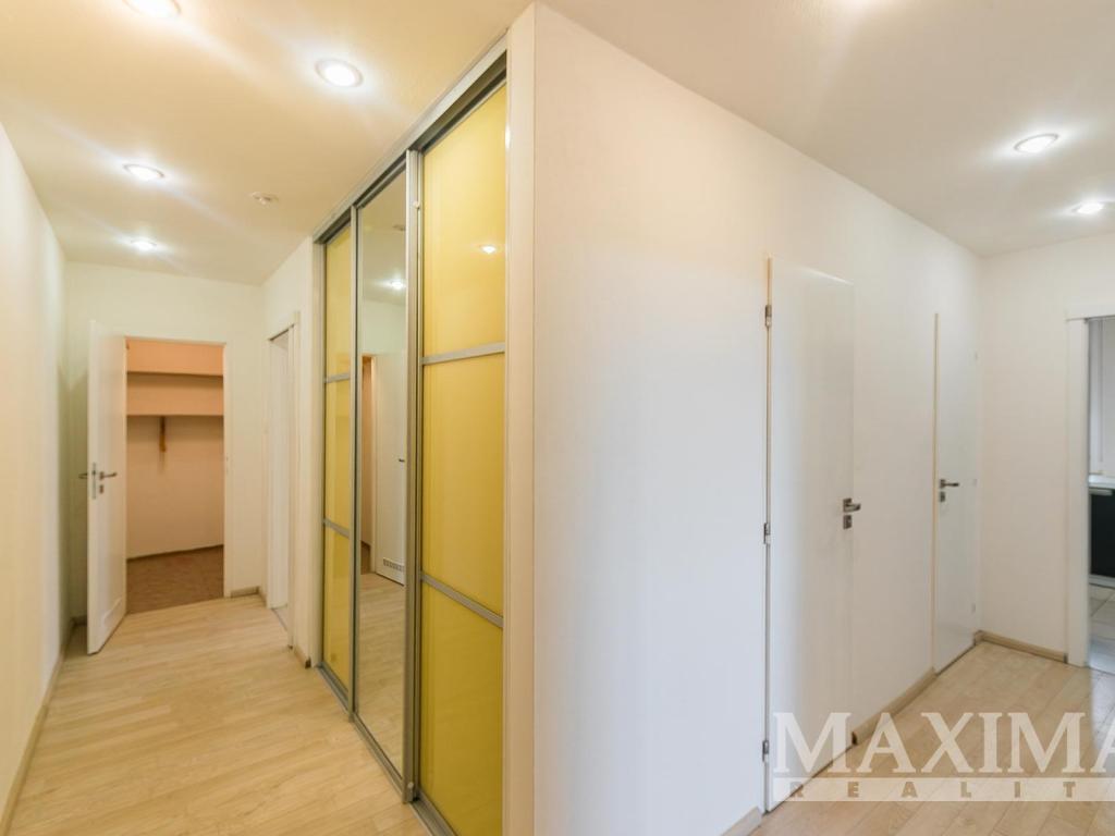 Pronájem bytu 3+kk 75 m2, Praha – náhled fotky 17