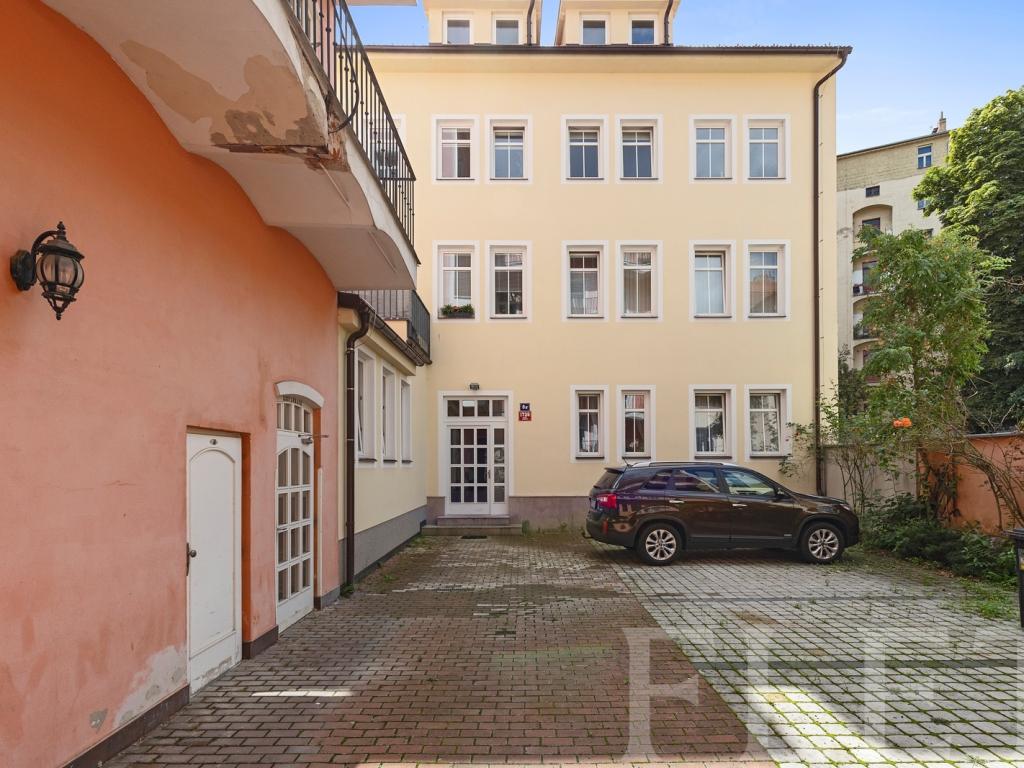 Pronájem bytu 1+kk 34 m2, Praha – náhled fotky 12