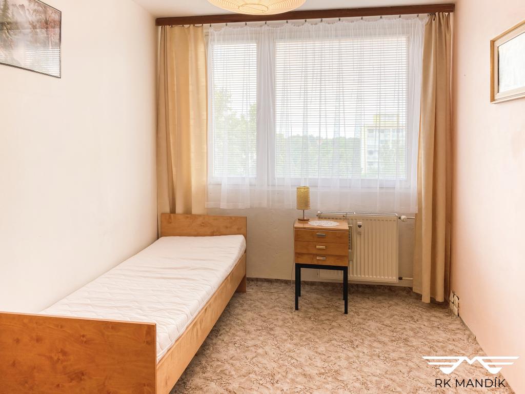 Pronajem bytu celý pokoj 12 m2