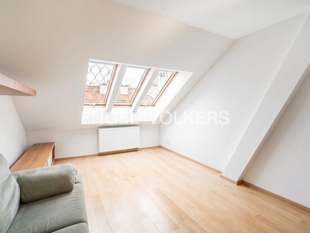 Pronájem bytu 4+kk 135 m2, Praha – náhled fotky 7