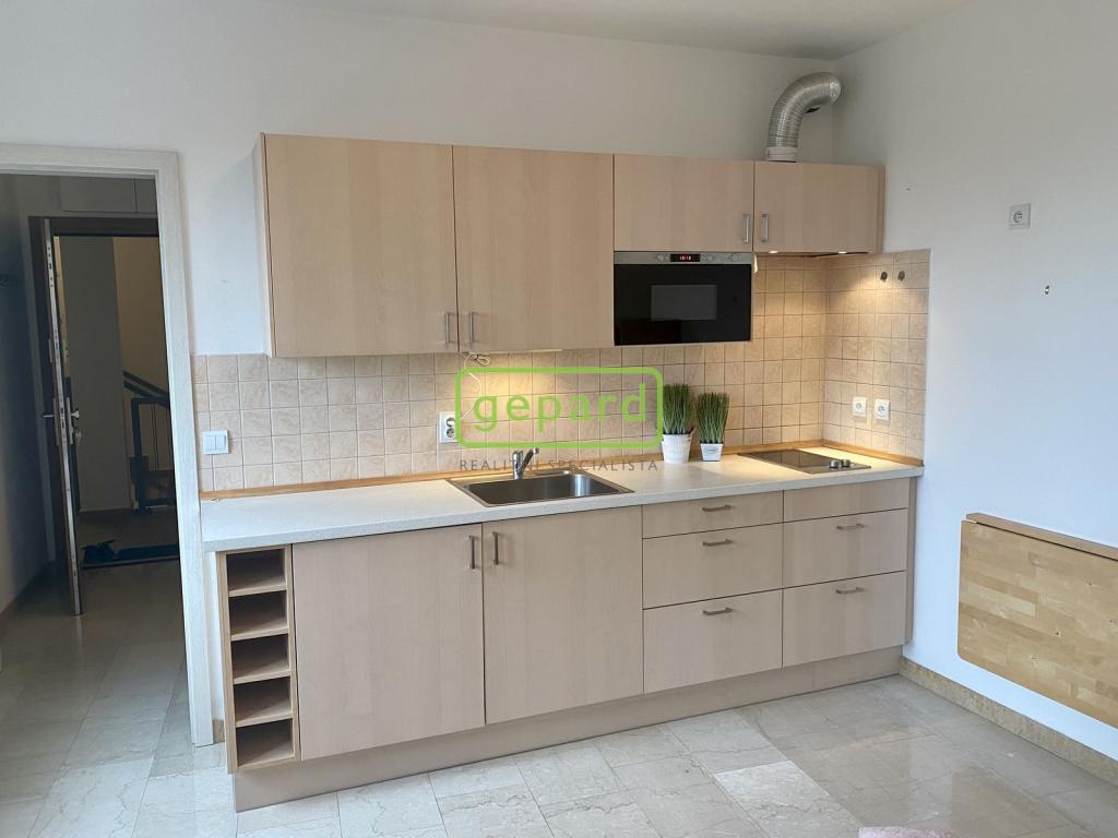 Pronájem bytu 1+kk 34 m2