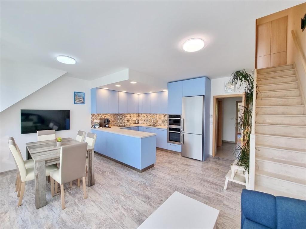 Pronájem bytu 4+kk 102 m2