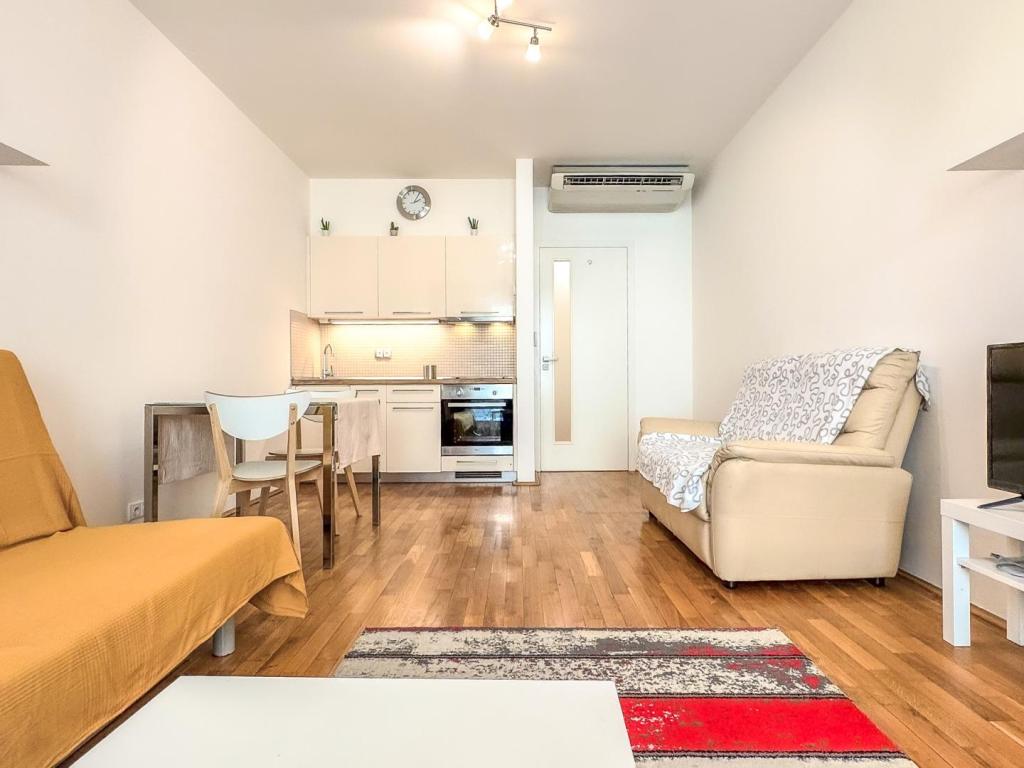Pronájem bytu 1+kk 29 m2