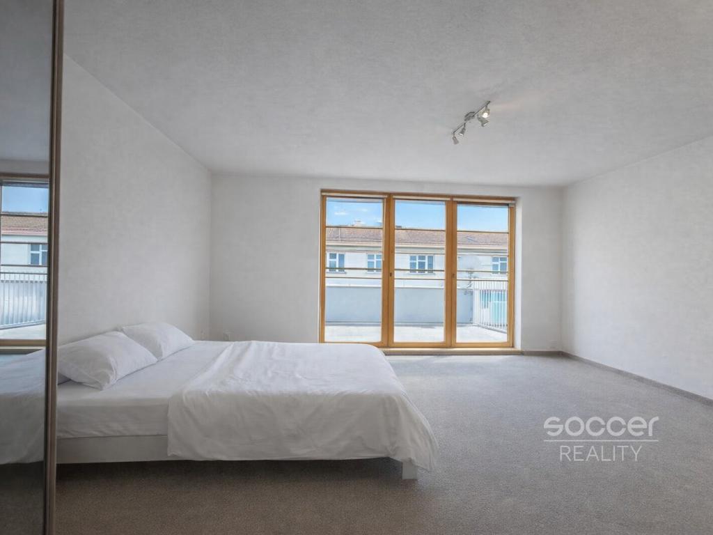 Pronájem bytu 1+kk 40 m2