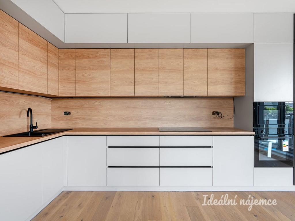 Pronájem bytu 3+kk 80 m2