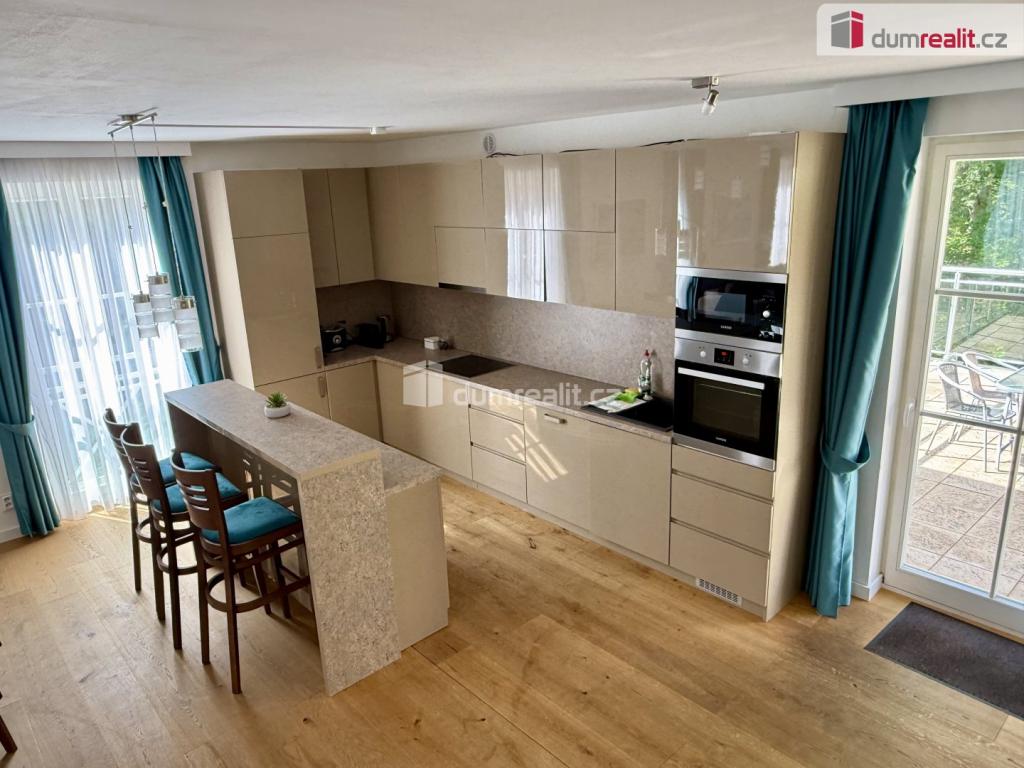 Pronájem bytu 4+kk 240 m2