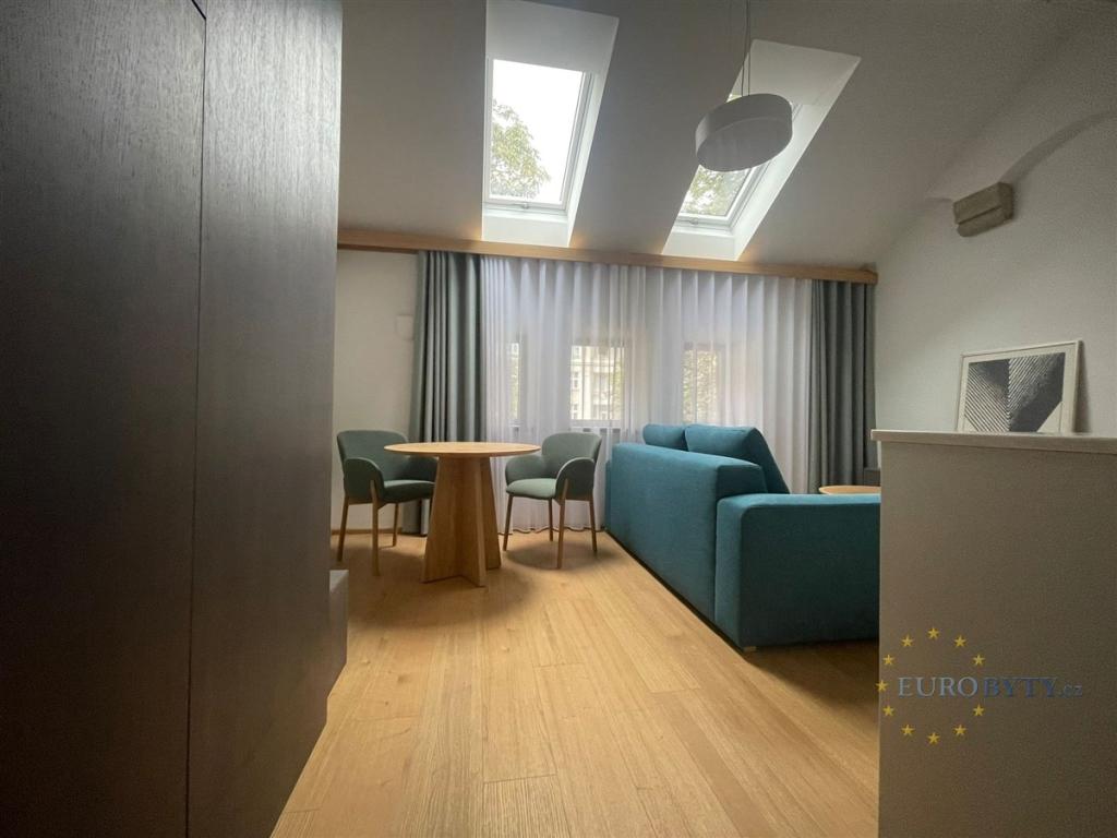 Pronájem bytu 1+kk 40 m2