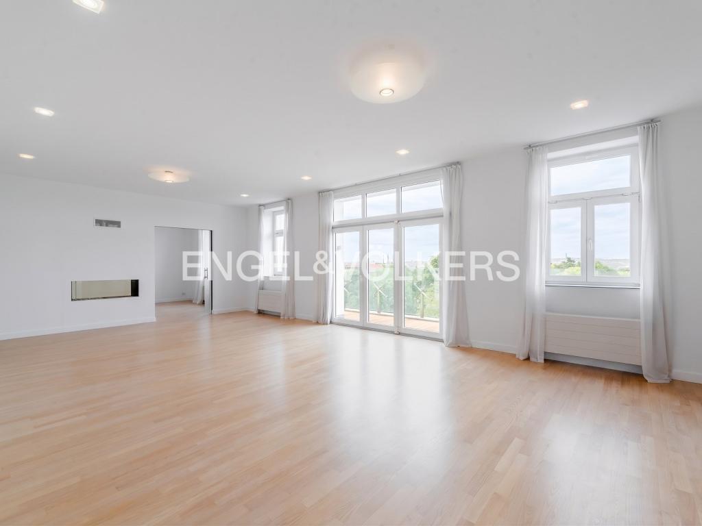 Pronájem bytu 6 a více 204 m2