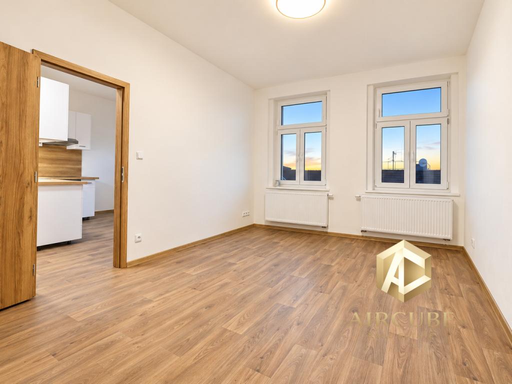 Pronájem bytu 2+kk 42 m2, Praha – náhled fotky 11