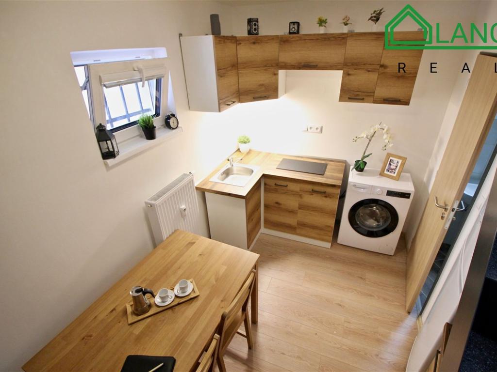 Pronájem bytu 1+kk 27 m2