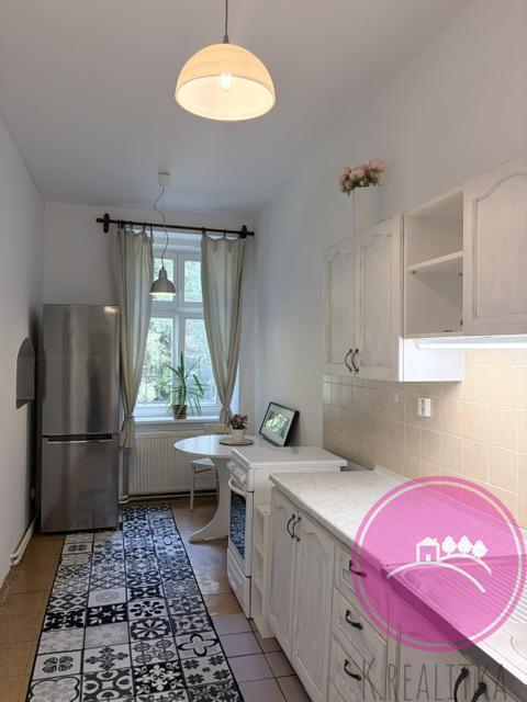 Pronájem bytu 2+1 48 m² – pohled 2