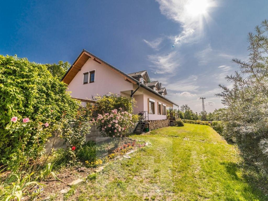 fivePlusRooms, Malečov - Malečov, 0 Kč, 400 m2