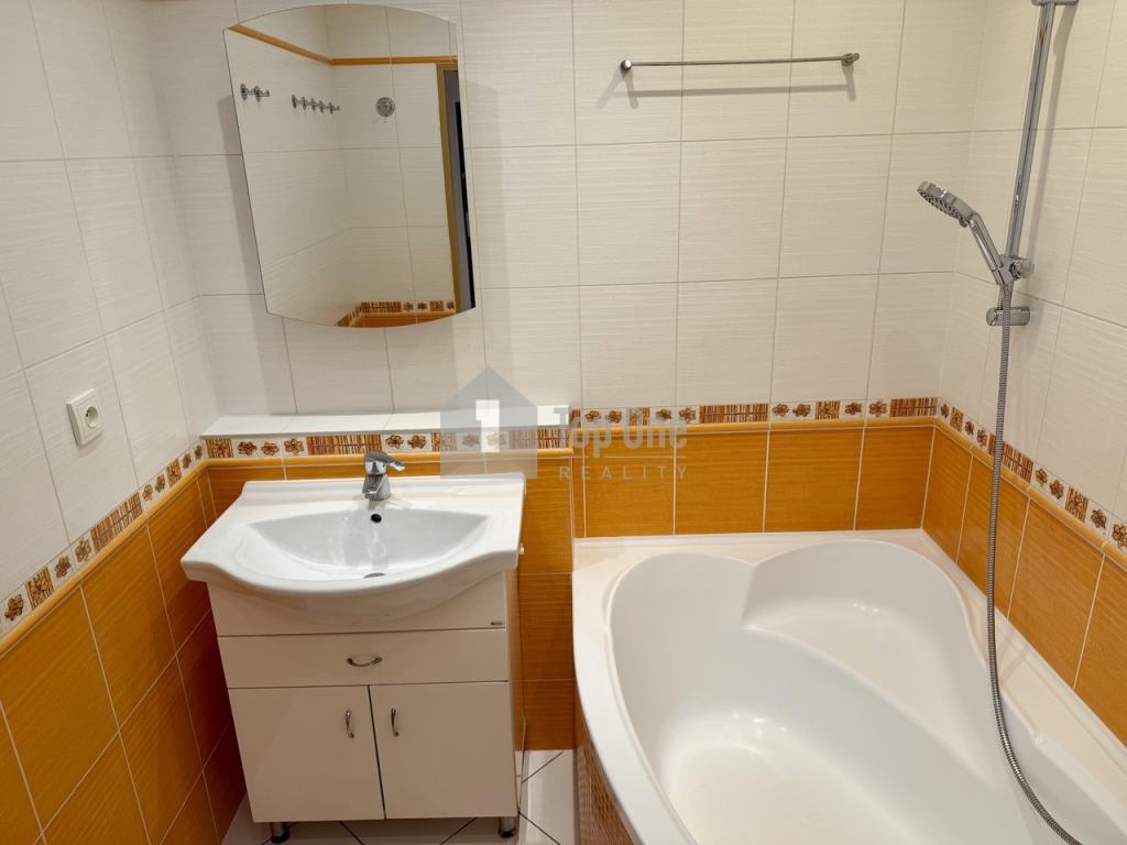 Pronájem bytu 3+kk 78 m2, Praha – náhled fotky 12