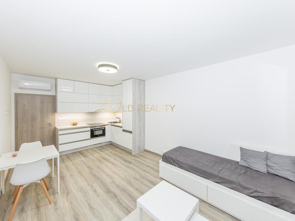 Pronájem bytu 1+kk 32 m2