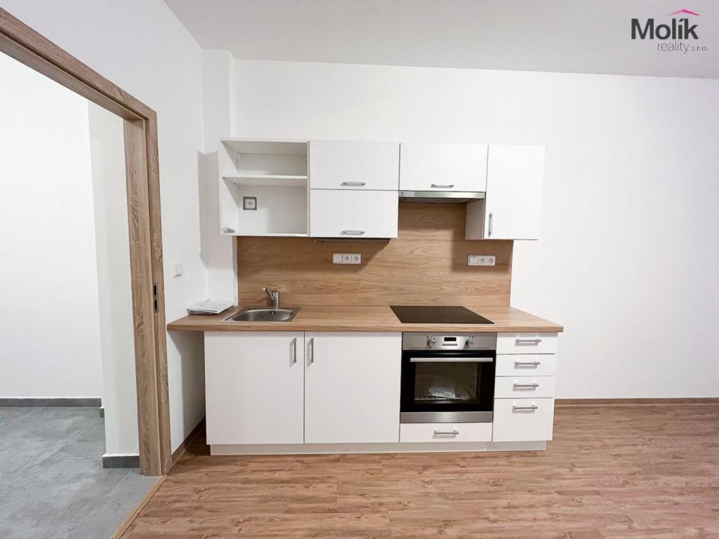 Pronájem bytu 1+kk 35 m2