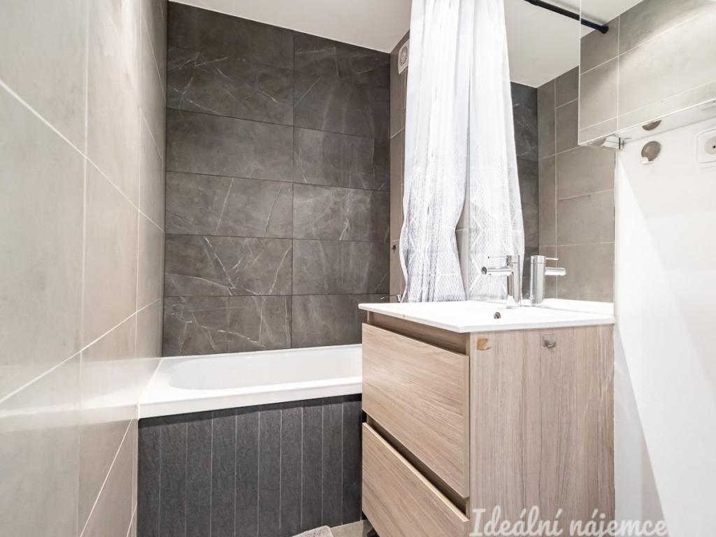 Pronájem bytu 2+kk 44 m2