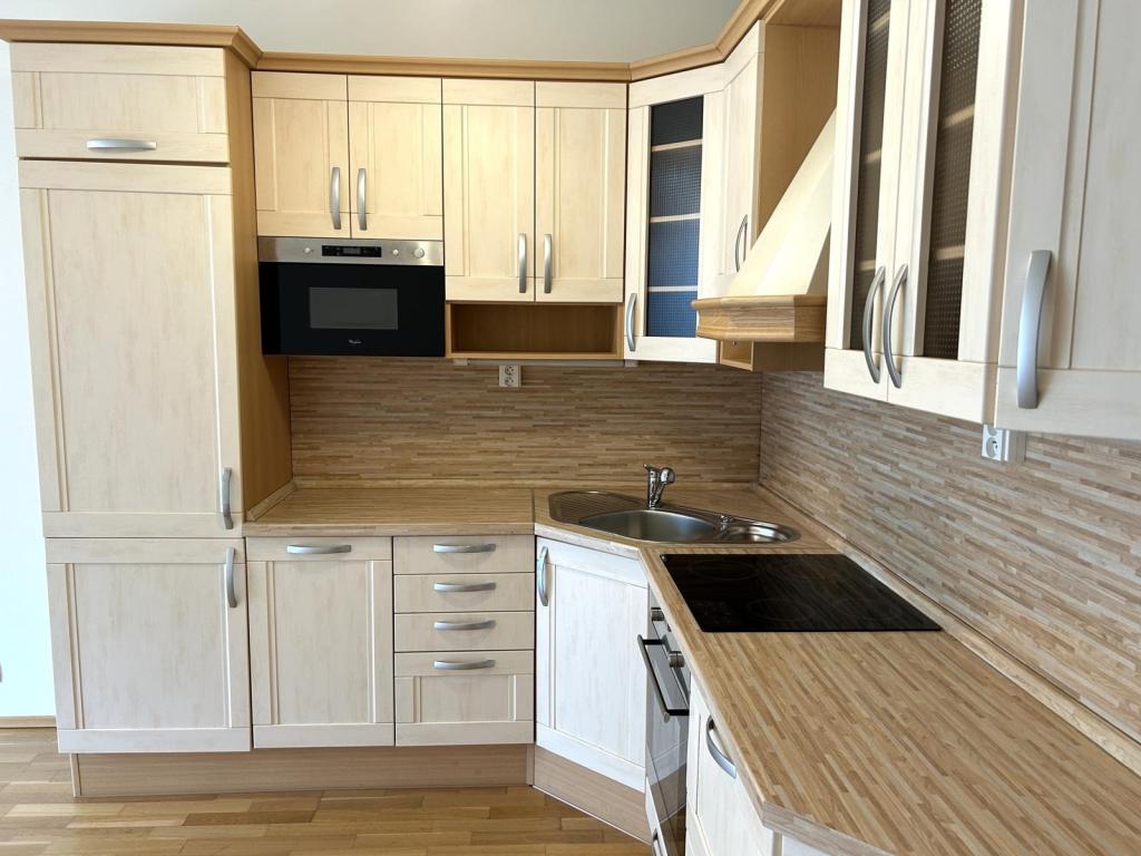 Pronájem bytu 2+kk 68 m2, Praha – náhled fotky 25