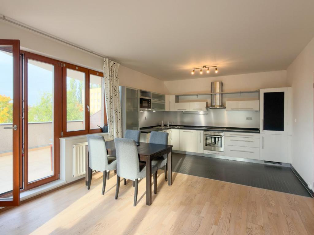 Pronájem bytu 2+kk 61 m2, Praha – náhled fotky 2