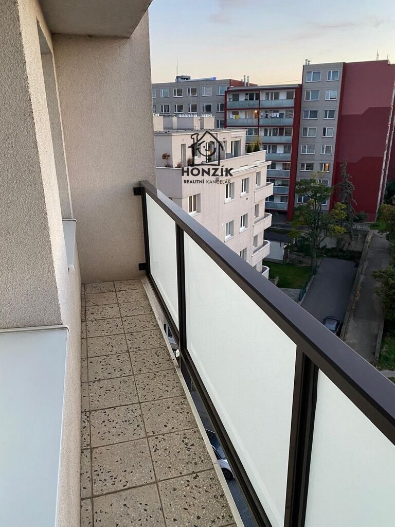 Prodej bytu 1+kk 43 m2, Praha – náhled fotky 12