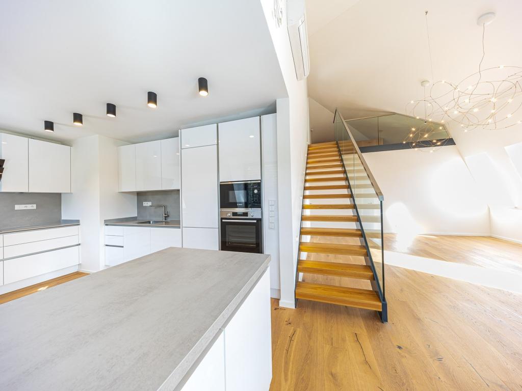 Pronájem bytu 4+kk 151 m2, Praha – náhled fotky 9