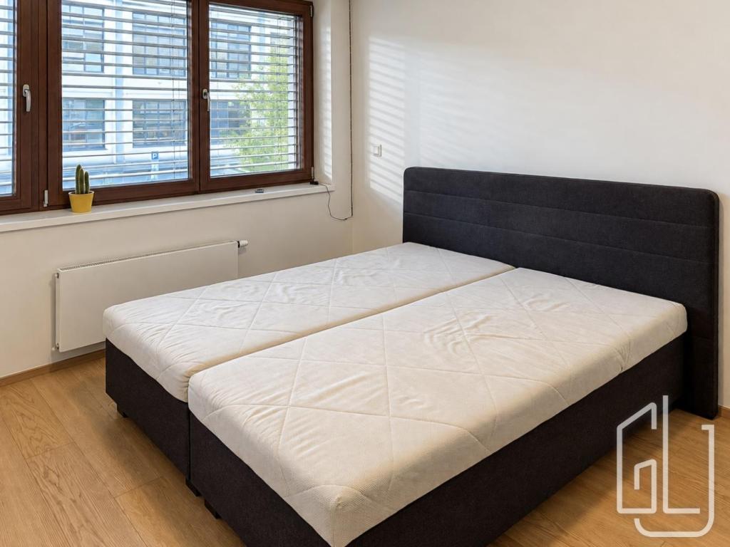 Pronájem bytu 2+kk 56 m2, Praha – náhled fotky 7