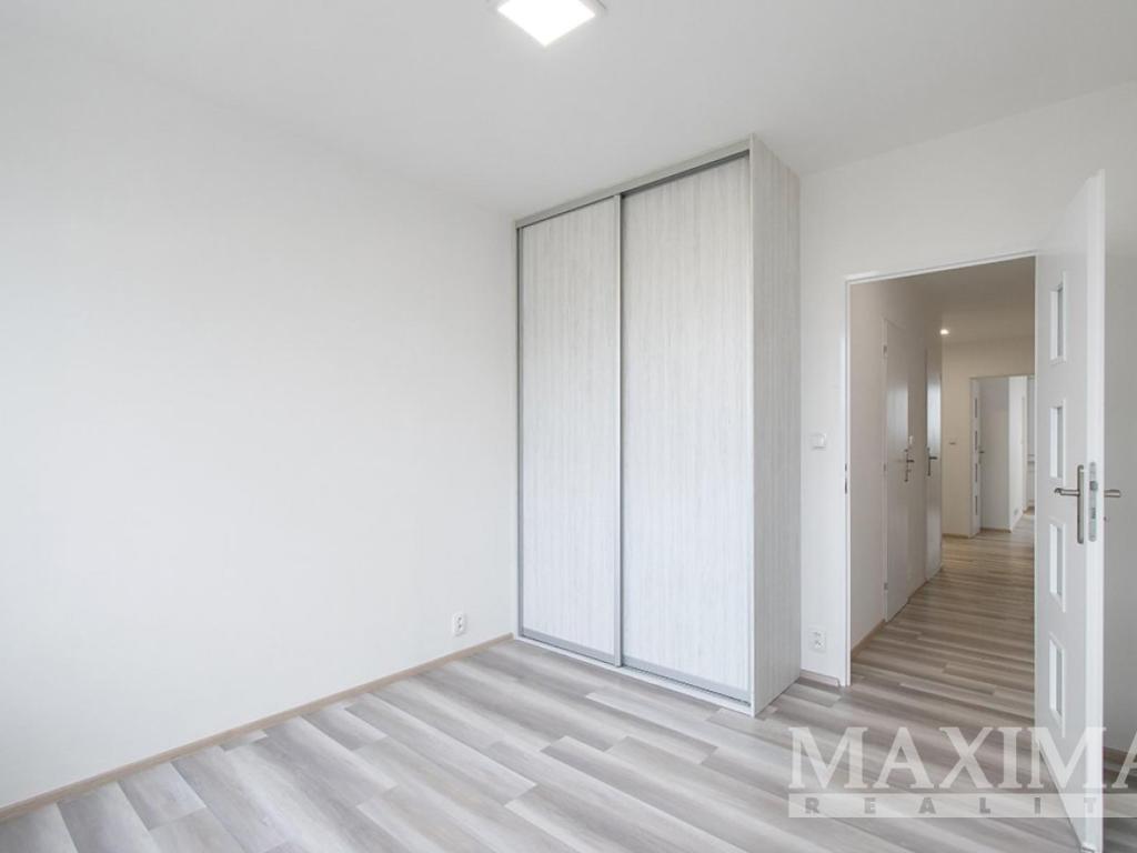 Prodej bytu 3+1 80 m2, Praha – náhled fotky 8