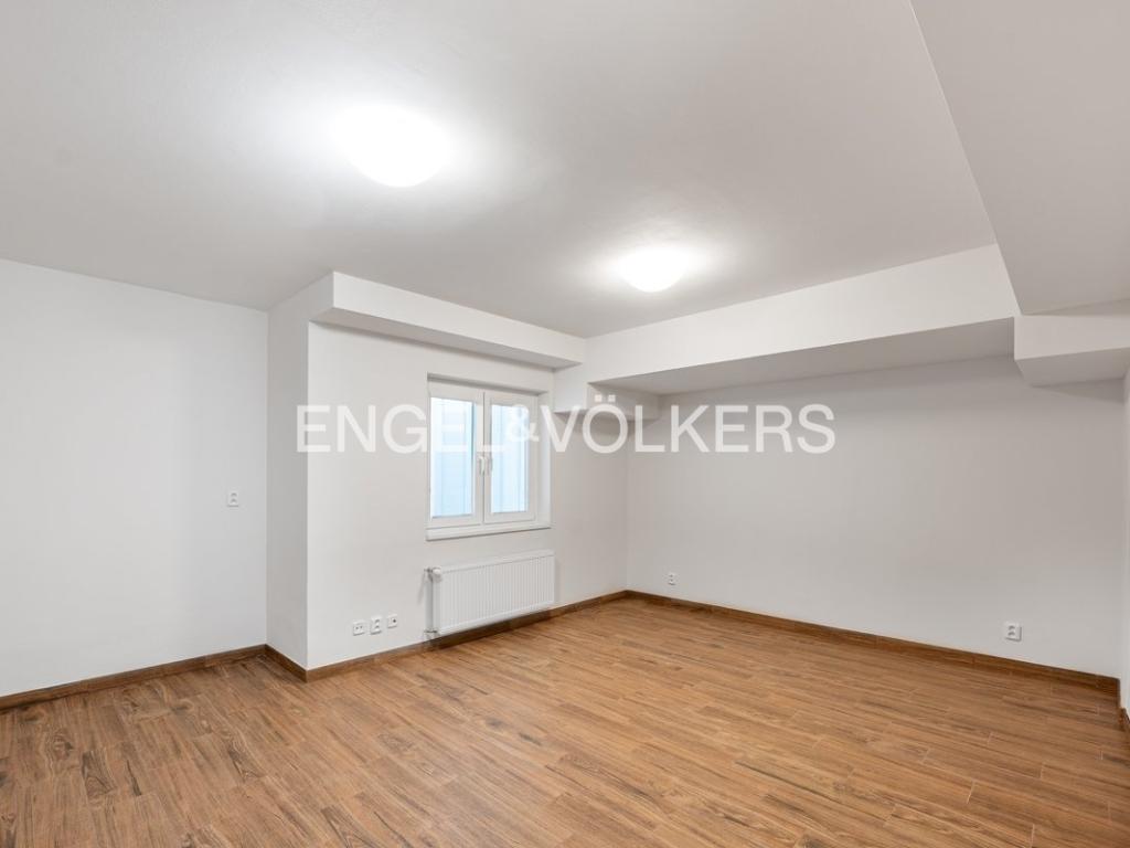 Pronájem domu 302 m2, Praha – náhled fotky 13