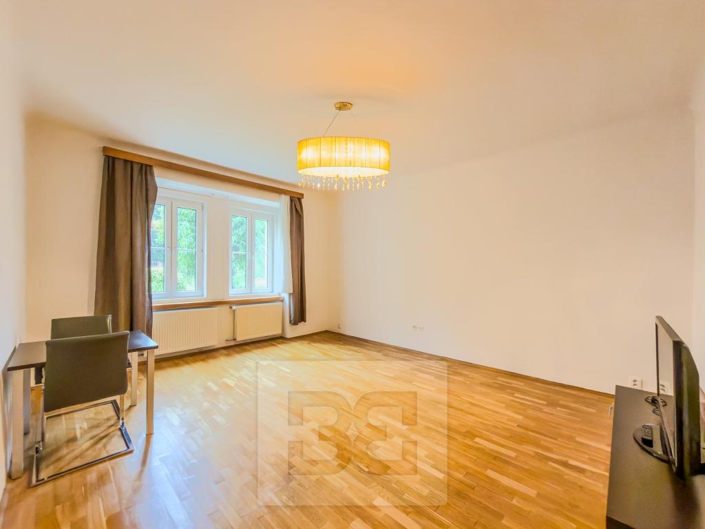 Prodej bytu 2+1 79 m² – pohled 2