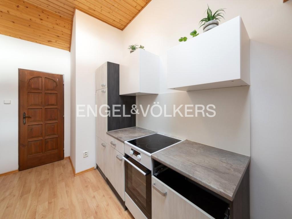Pronájem bytu 1+1 70 m2