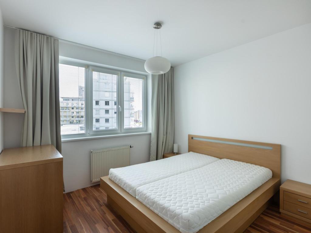 Pronájem bytu 3+kk 82 m2