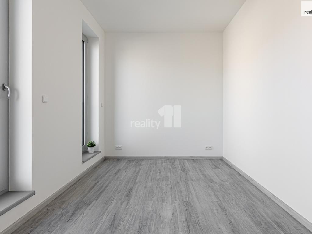 Pronájem bytu 2+kk 56 m² – pohled 3
