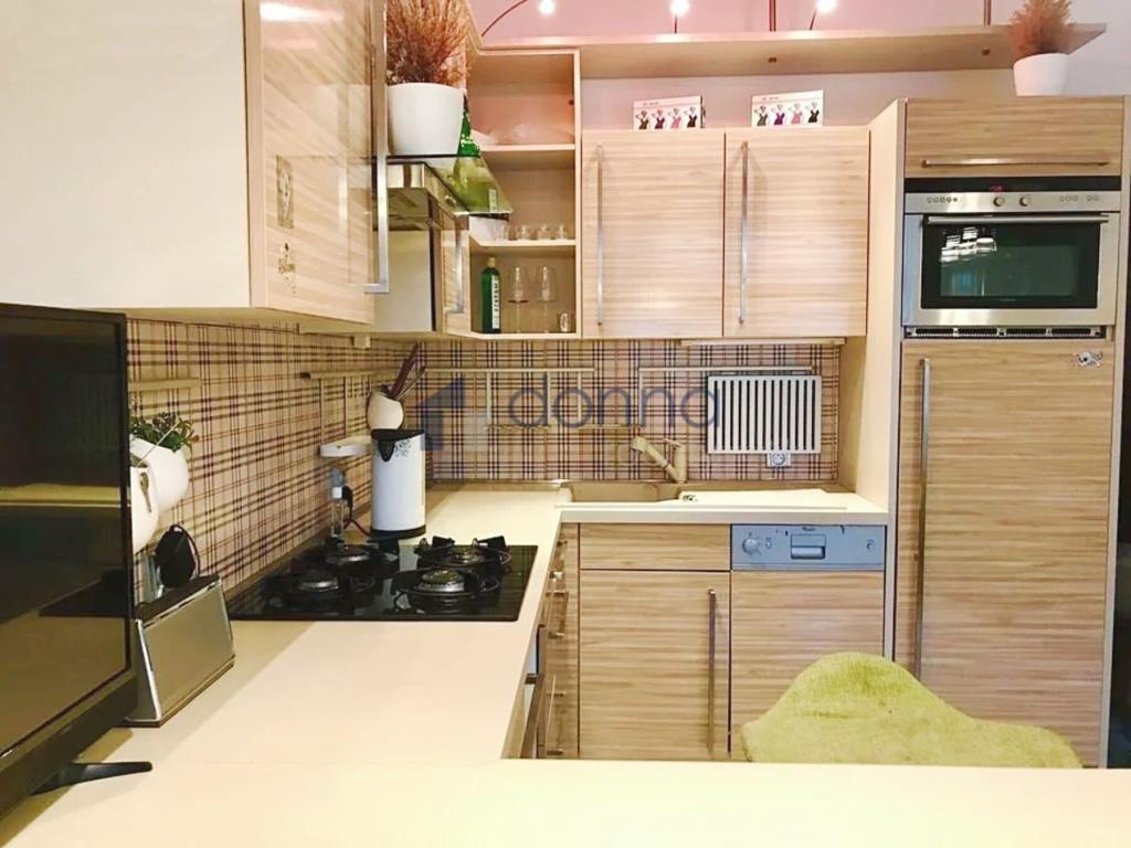 Pronájem bytu 4+kk 140 m2, Praha – náhled fotky 2
