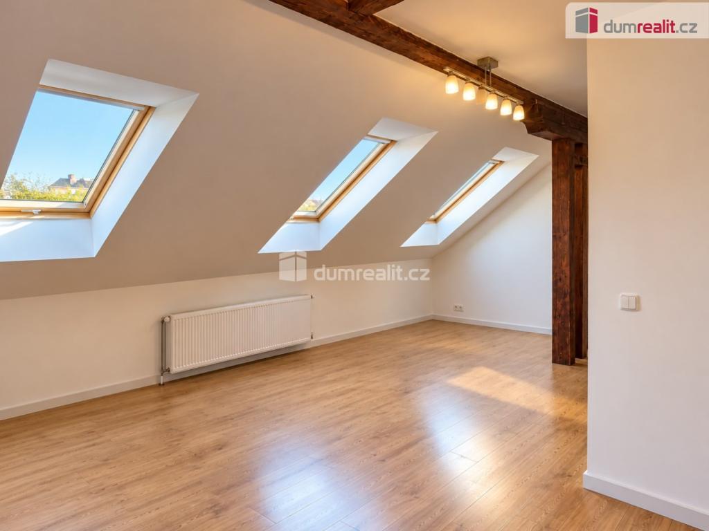 Pronájem bytu 1+kk 34 m2