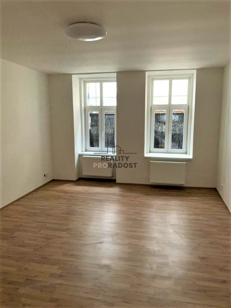 Pronájem bytu 1+kk 37 m2