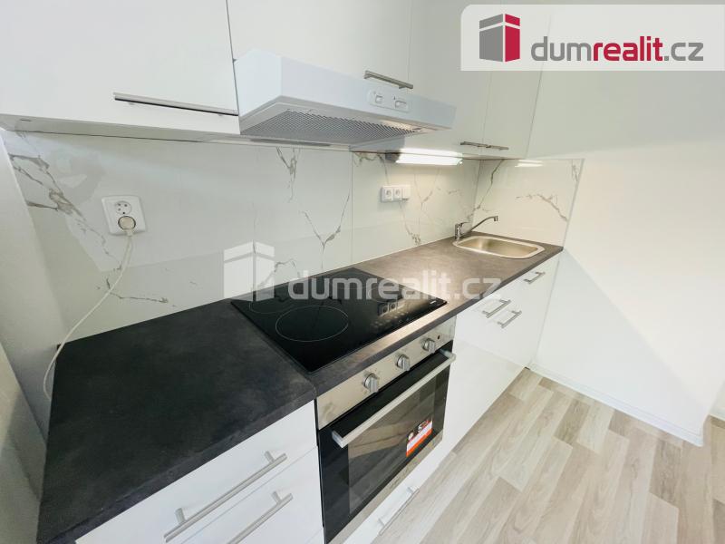 Pronájem bytu 1+kk 28 m2