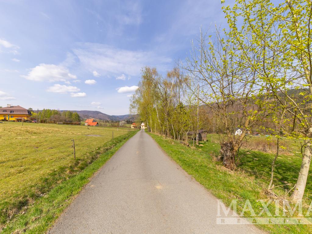 Prodej pozemku 1195 m2
