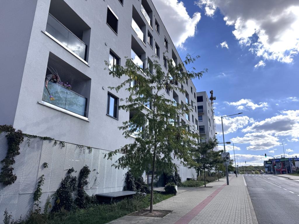 Pronájem bytu 2+kk 53 m2, Praha – náhled fotky 18
