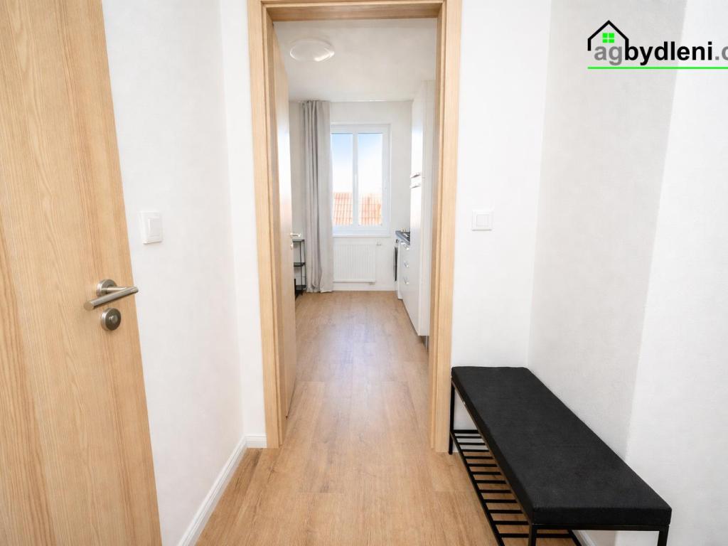 Pronájem bytu 2+kk 34 m² – pohled 6
