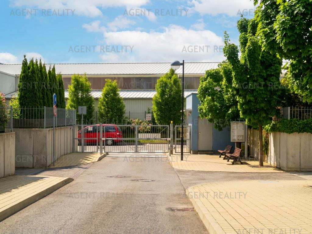 Pronájem bytu 2+kk 51 m2, Praha – náhled fotky 23