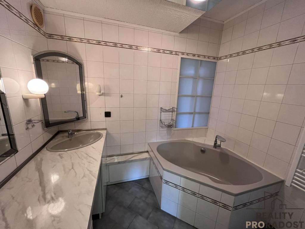 Pronájem bytu 4+1 75 m2, České Budějovice – náhled fotky 11