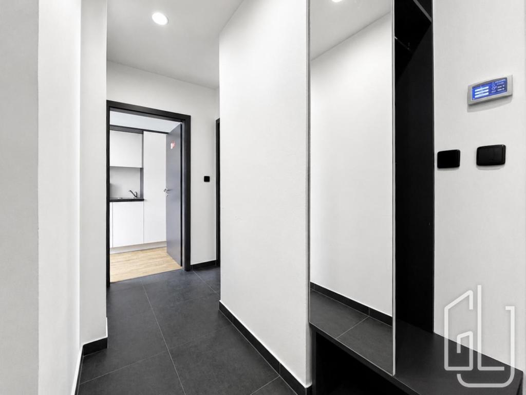 Prodej bytu 2+kk 43 m2, Praha – náhled fotky 8