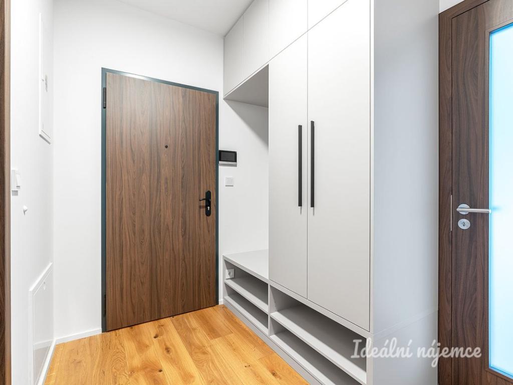 Pronájem bytu 2+kk 50 m2, Praha – náhled fotky 11