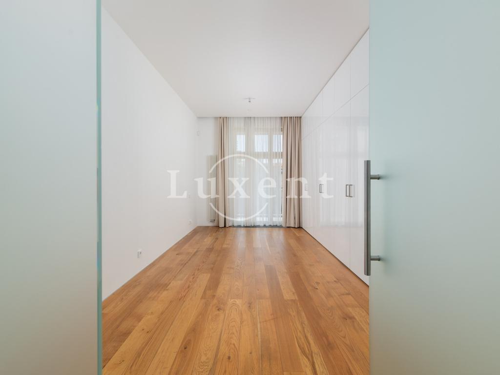 Pronájem bytu 5+kk 184 m2