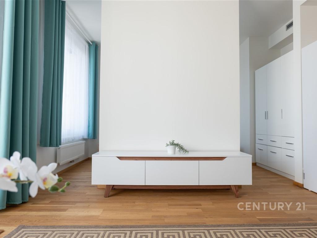 Pronájem bytu 2+kk 62 m2