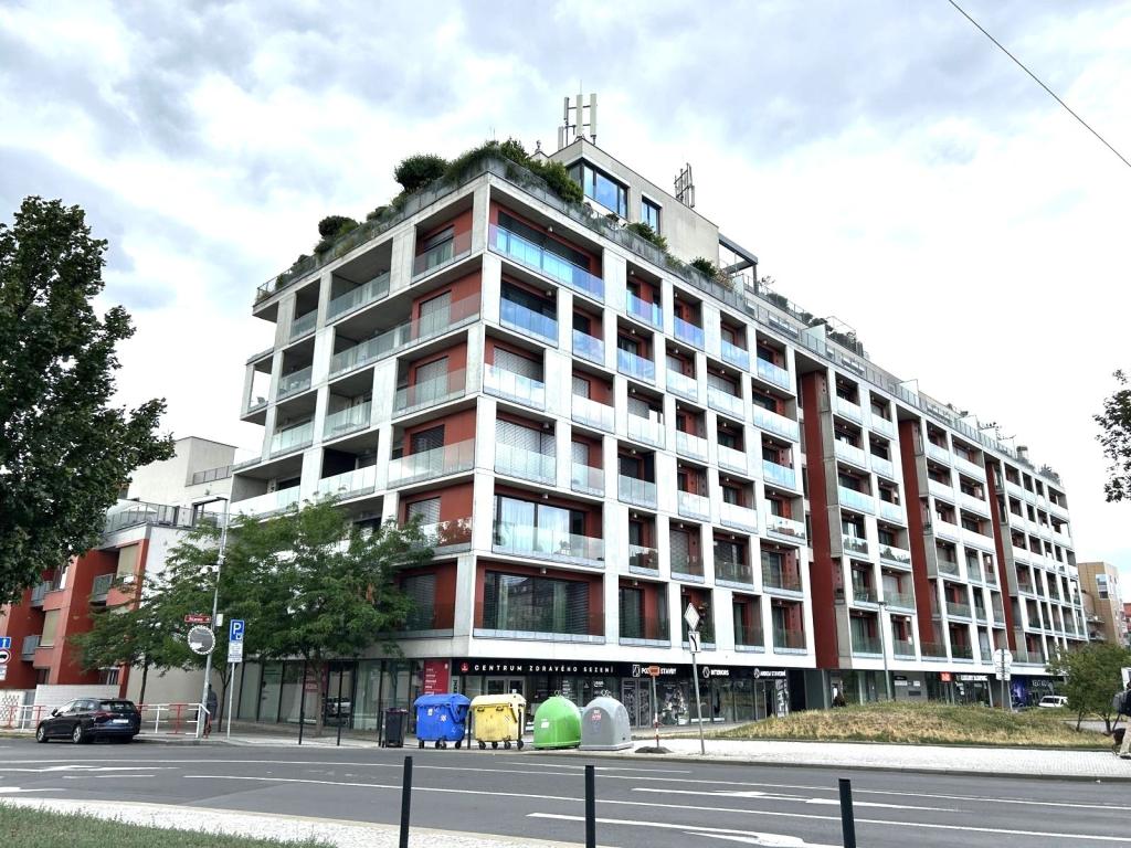 Pronájem bytu 2+kk 68 m2, Praha – náhled fotky 16
