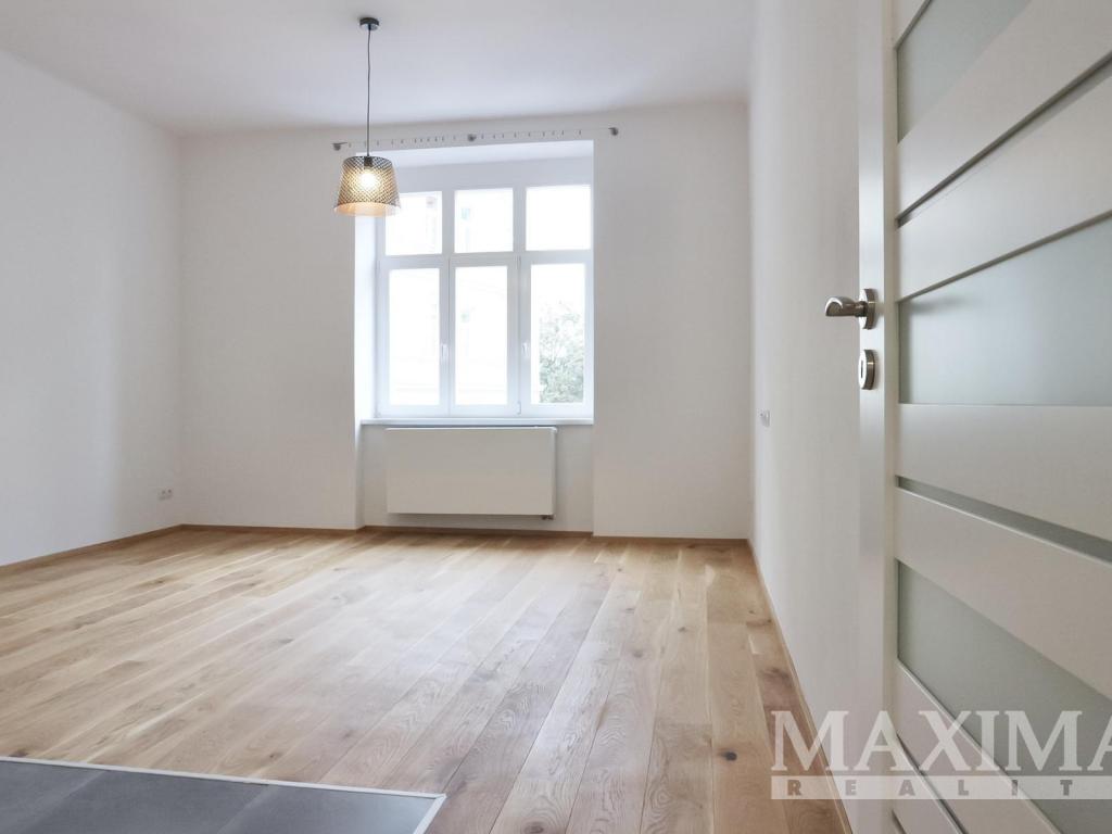 Pronájem bytu 1+kk 34 m2