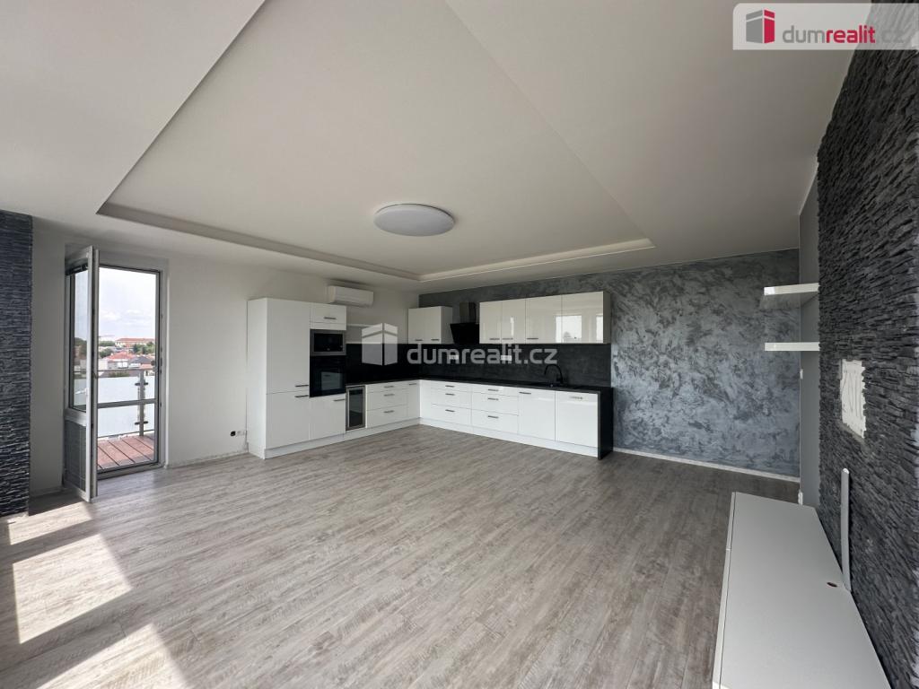 Pronájem bytu 3+kk 82 m2