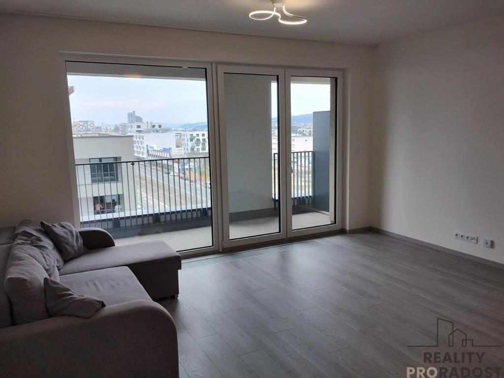 Pronájem bytu 1+kk 40 m2