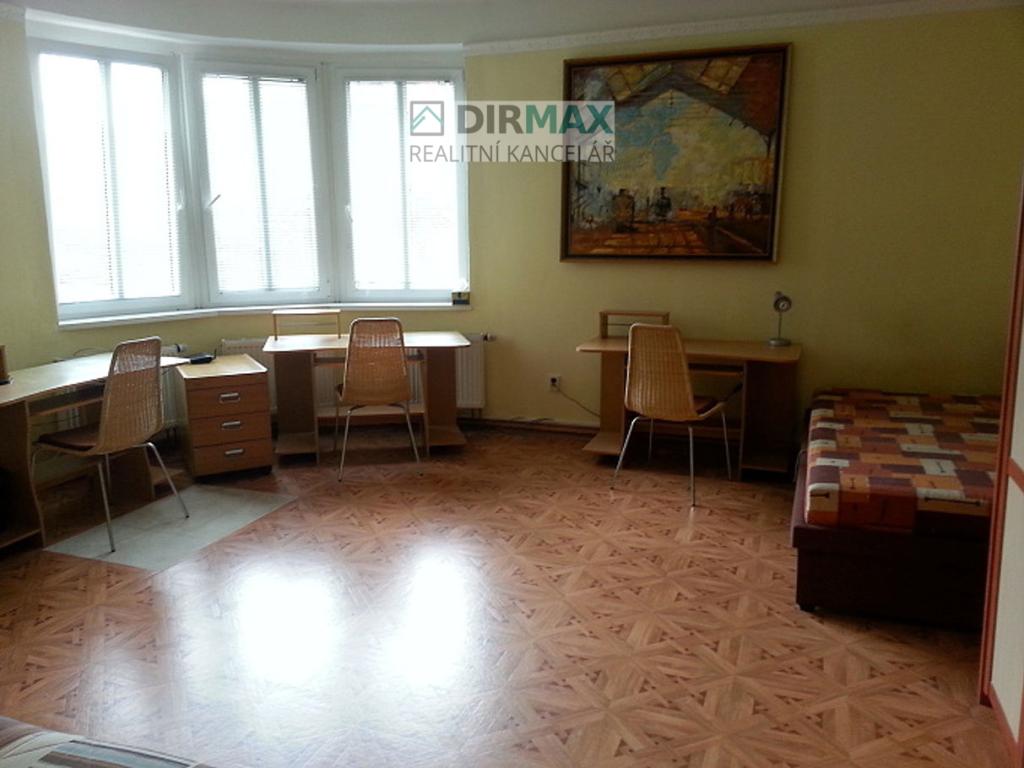 Pronájem bytu pokoj 25 m2