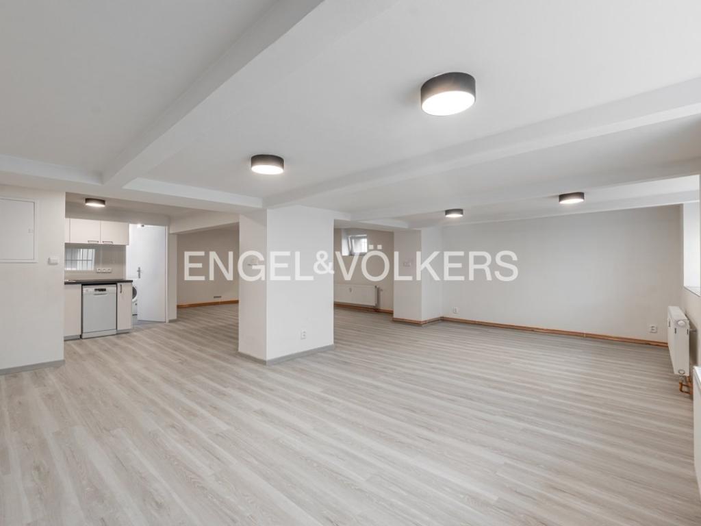 Pronájem bytu 1+kk 64 m2